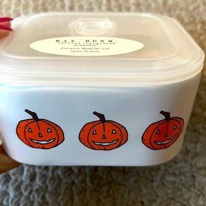 Rae Dunn ceramic bowl with lid